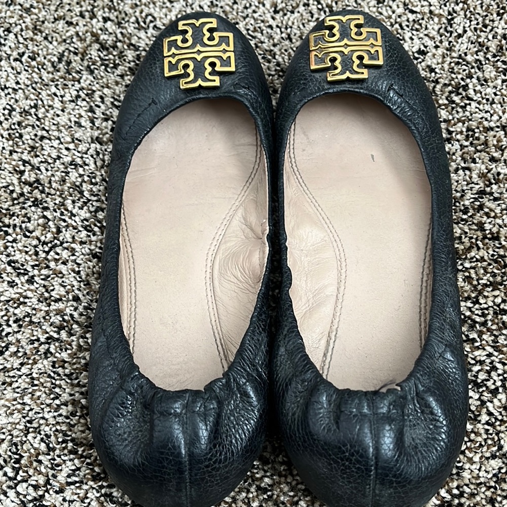Tory Burch Gold Logo Melinda Black Leather Flat, worn - Picture 3 of 7